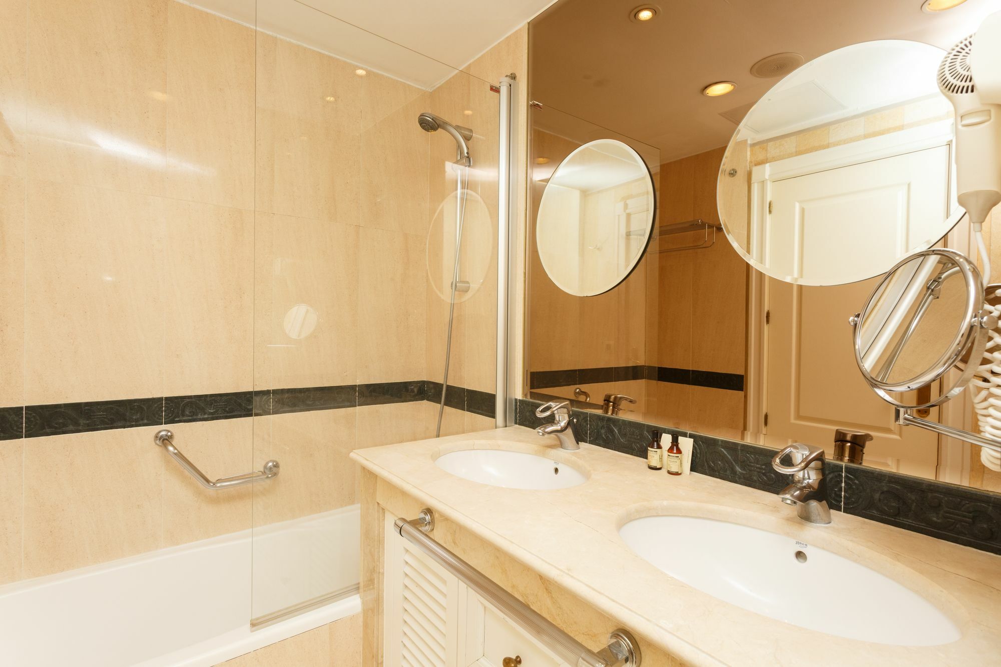 Apartemen Paal Guadalpin